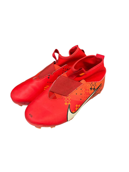 Vist Large View of Product Image Which is Used Nike CR7 Soccer Cleats Red Junior 04.5