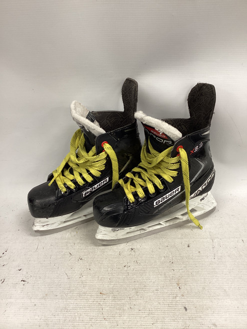 Vist Large View of Product Image Which is Used Bauer VAPOR X3.5 Junior Hockey Skate Junior 03.5