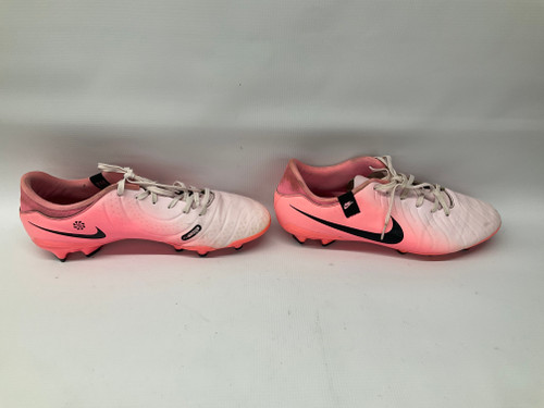 Vist Large View of Product Image Which is Used Nike Soccer Cleats Pink Senior 11.5