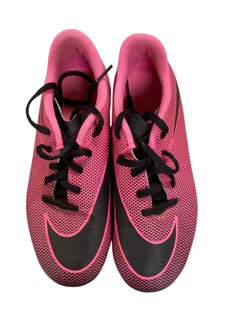 Vist Large View of Product Image Which is Used Nike Soccer Cleats Pink Junior 04