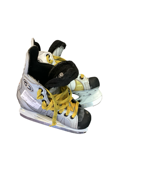 Vist Large View of Product Image Which is Used Easton SYNTHESIS Junior Hockey Skate Junior 02