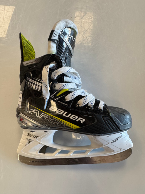 Vist Large View of Product Image Which is Used Bauer X4 Junior Hockey Skate Junior 01.5