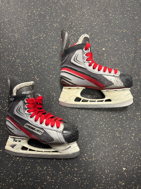 Vist Large View of Product Image Which is Used Bauer VAPOR X3 Junior Hockey Skate Junior 02