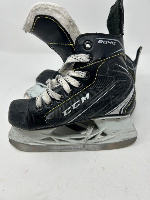Vist Large View of Product Image Which is Used CCM TACKS 9040 Youth Hockey Skate Youth 13.0