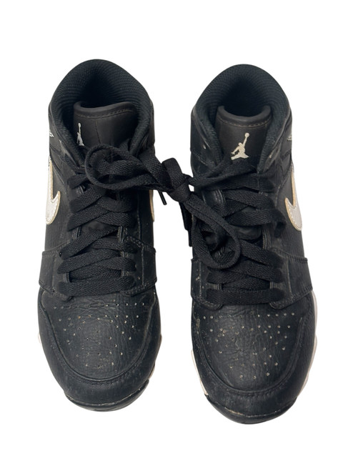 Used Nike JORDAN 1 MID HF6883-001 Baseball Cleats Black Junior 01 11731-S000149173 Vist Large View of Product Image Which is Used Nike JORDAN 1 MID HF6883-001 Baseball Cleats Black Junior 01