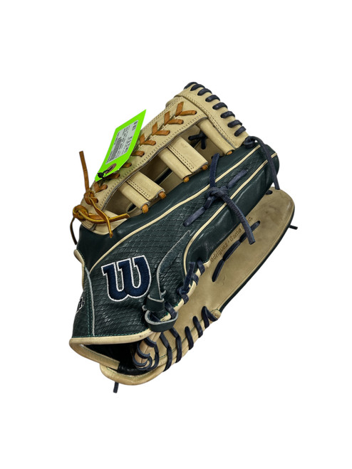 Vist Large View of Product Image Which is Used Wilson A2000 JR44 RHT GLOVE BB/SB Glove RH Throw Black And Tan 12 3/4"