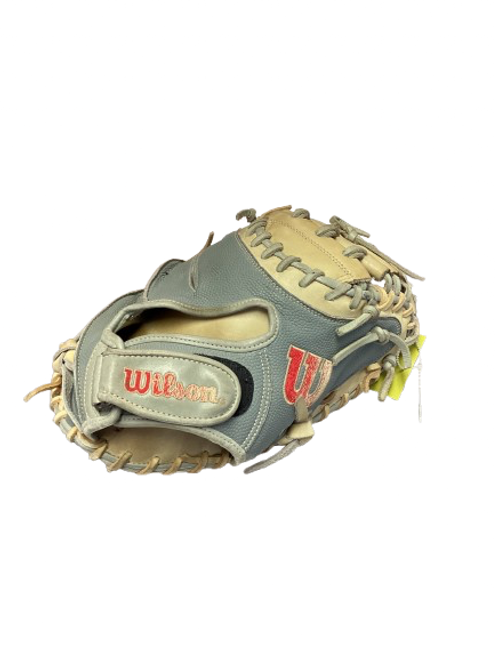 Vist Large View of Product Image Which is Used Wilson A2000 BB/SB Catchers RH Throw Grey 33"