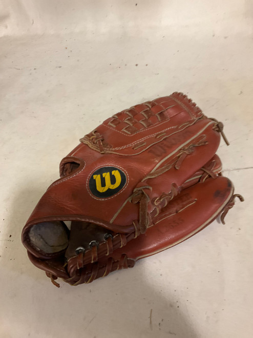 Vist Large View of Product Image Which is Used Wilson A2655 BB/SB Glove RH Throw Brown 12"