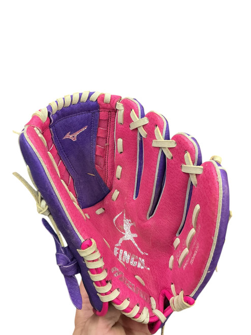 Vist Large View of Product Image Which is Used Mizuno FINCH GPP1005F1D RH Throw Fastpitch Gloves Pink 10"