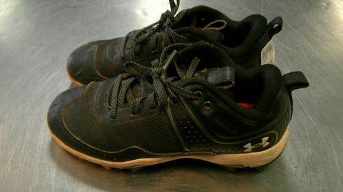 Vist Large View of Product Image Which is Used Under Armour CLEAT BB/SB Cleats Black Junior 02