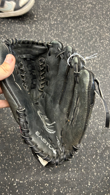 Vist Large View of Product Image Which is Used Easton TFP125 RH Throw Fastpitch Gloves Black 12 1/2"