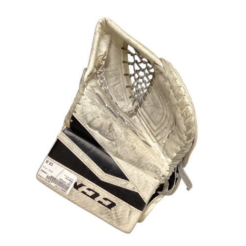 Used CCM YTFLEX Youth Goalie Catcher White 11816-S000277770 Vist Large View of Product Image Which is Used CCM YTFLEX Youth Goalie Catcher White