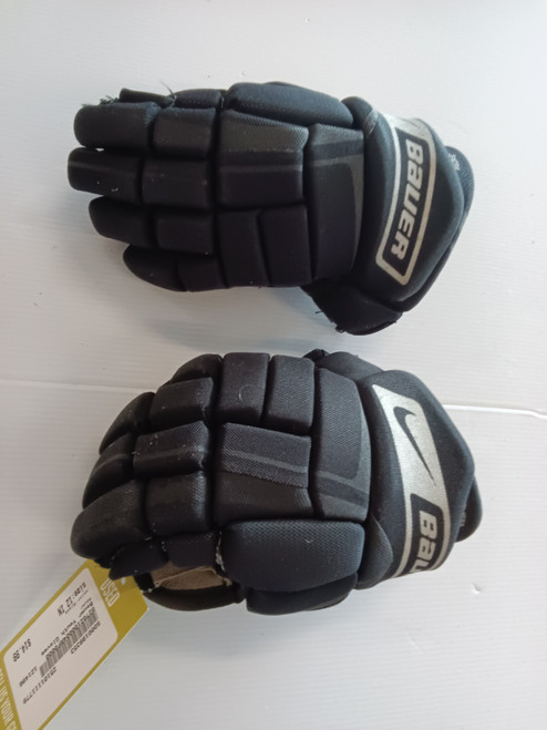 Vist Large View of Product Image Which is Used Bauer Youth Gloves Black 12"