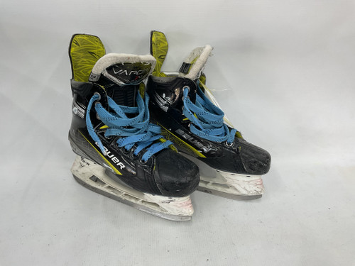 Vist Large View of Product Image Which is Used Bauer X4 Junior Hockey Skate Junior 03.5