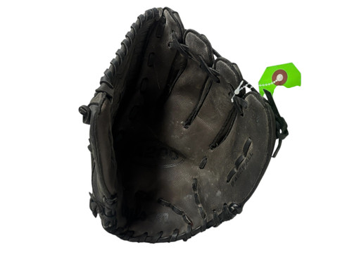 Vist Large View of Product Image Which is Used Wilson A200 A2457 Junior Baseball Glove RH Throw Black 11 1/2"