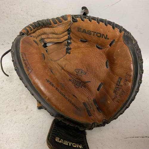 Vist Large View of Product Image Which is Used Easton Natural Series NAT22 Baseball Catchers RH Throw Brown And Black 33"