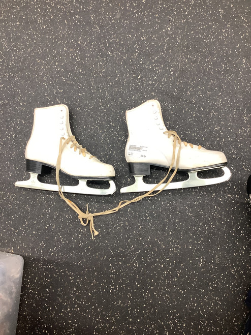 Vist Large View of Product Image Which is Used WomensFigure Skate White Senior 7