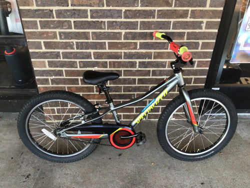 Vist Large View of Product Image Which is Used Specialized 2017 RIPROCK 20 COASTER BOYS BMX BIKE BMX Bike Boys Grey 20"