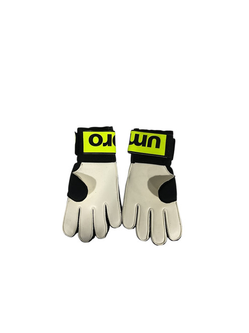 Vist Large View of Product Image Which is Used Umbro GOALIE GLOVES Soccer Goalie Gloves Green 7