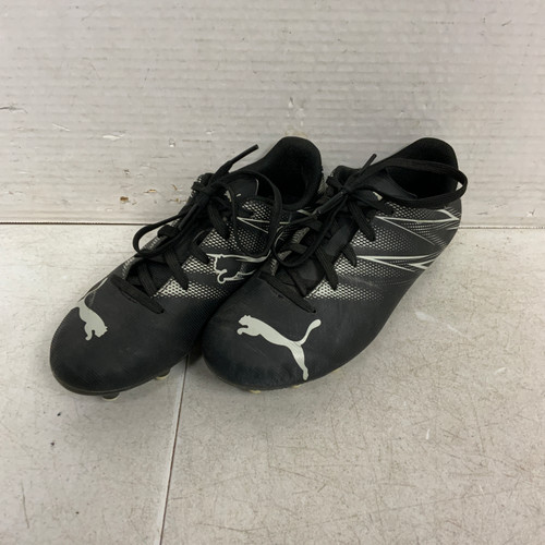 Vist Large View of Product Image Which is Used Puma Soccer Cleats Black Junior 01.5