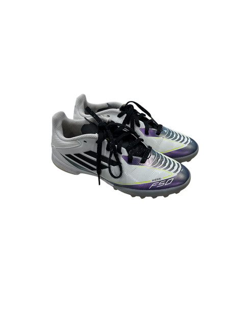Used Adidas Soccer Indoor Shoes White Junior 02.5 11747-S000272272 Vist Large View of Product Image Which is Used Adidas Soccer Indoor Shoes White Junior 02.5