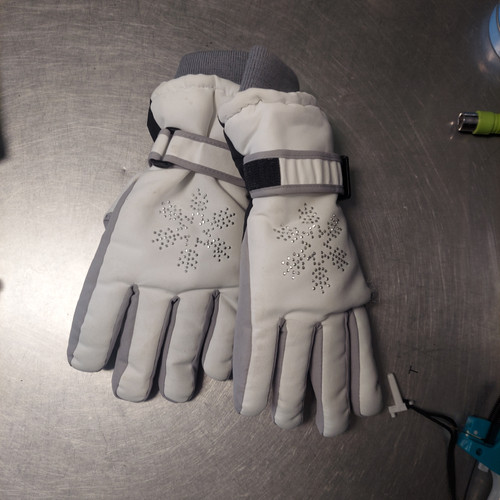 Vist Large View of Product Image Which is Used Outerwear Girls Gloves White SM