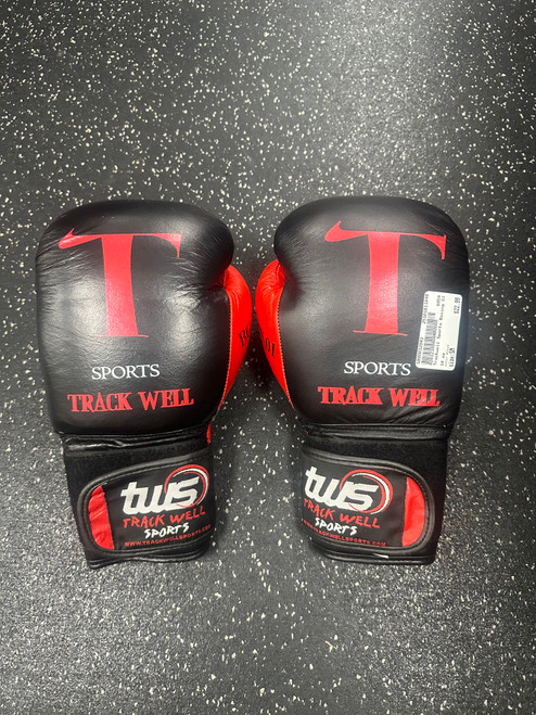 Vist Large View of Product Image Which is Used Boxing Gloves Black SM