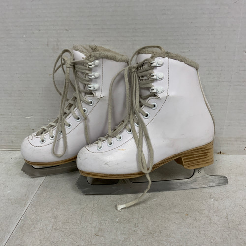 Vist Large View of Product Image Which is Used Jackson SOFT SKATE 380 Girls Figure Skate White Junior 02