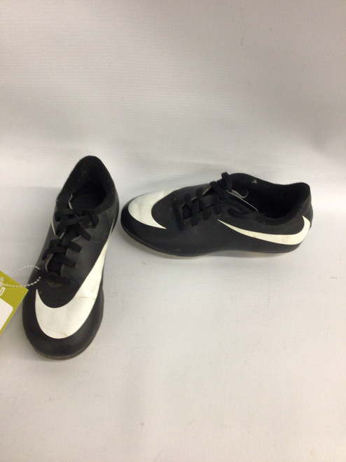 Vist Large View of Product Image Which is Soccer cleats