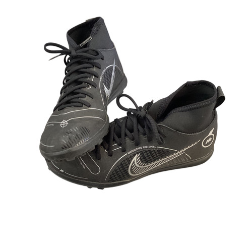 Vist Large View of Product Image Which is Used Nike Soccer Indoor Shoes Black Junior 04