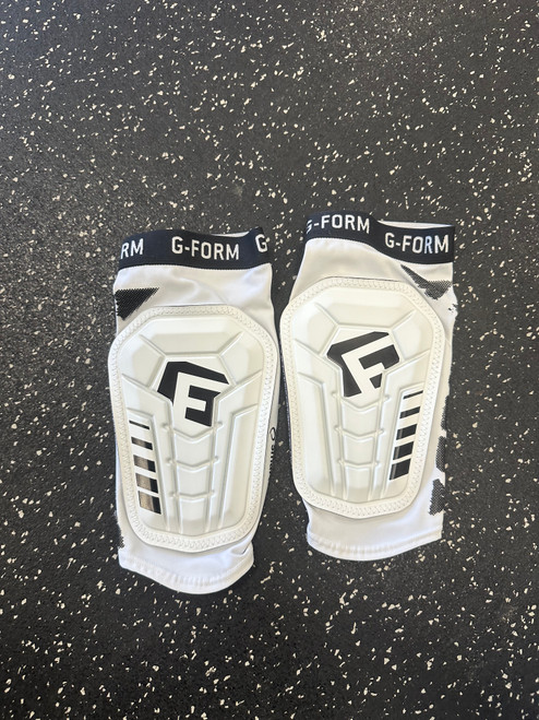 Vist Large View of Product Image Which is Used Soccer Shin Guards Junior White LG