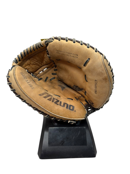 Vist Large View of Product Image Which is Used Mizuno Varsity GXC 111B5 RH Throw 31.5” Catcher’s Mitt - Natural/Brown/Black