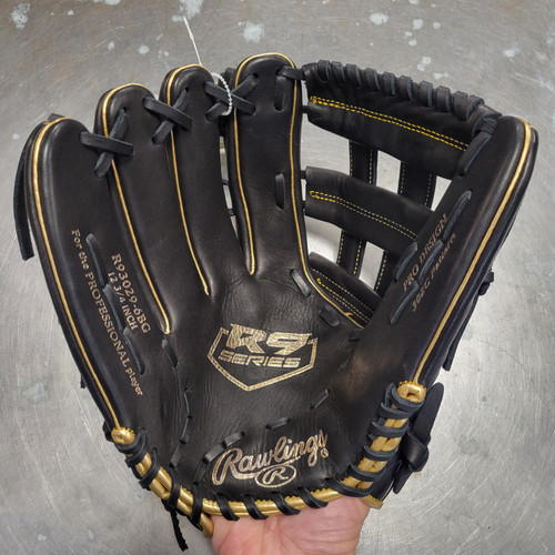 Vist Large View of Product Image Which is Used Rawlings R9 SERIES R93029-6BG BB/SB Glove LH Throw Black 12 3/4"