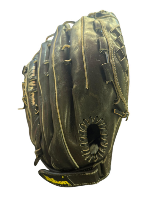 Vist Large View of Product Image Which is Used Wilson THE A2000 BB/SB Glove RH Throw Brown 13"