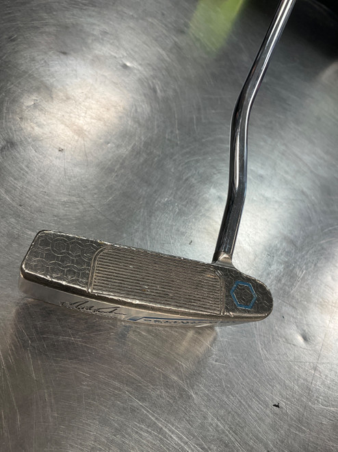 Vist Large View of Product Image Which is Used Bettinardi MODEL 1 Mens Putter RH