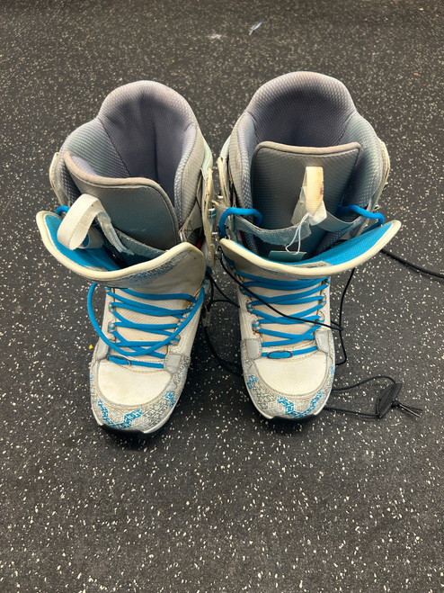 Vist Large View of Product Image Which is Used DC Shoes BALANCE Womens Snowboard Boots White Senior 9