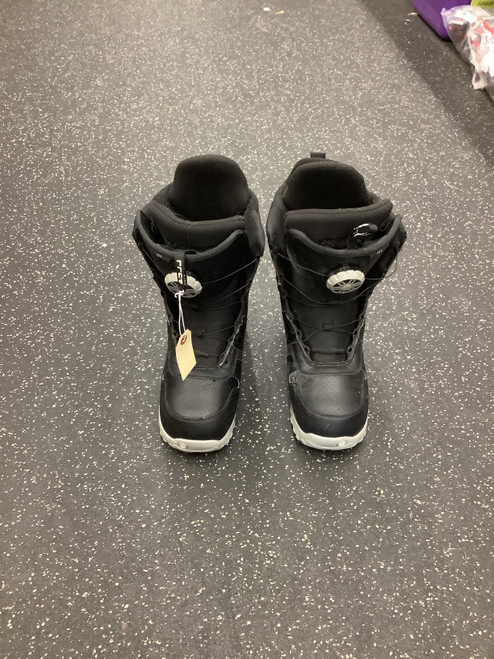 Used Burton JET Mens Snowboard Boots Black Senior 10 11162-S000438923 Vist Large View of Product Image Which is Used Burton JET Mens Snowboard Boots Black Senior 10