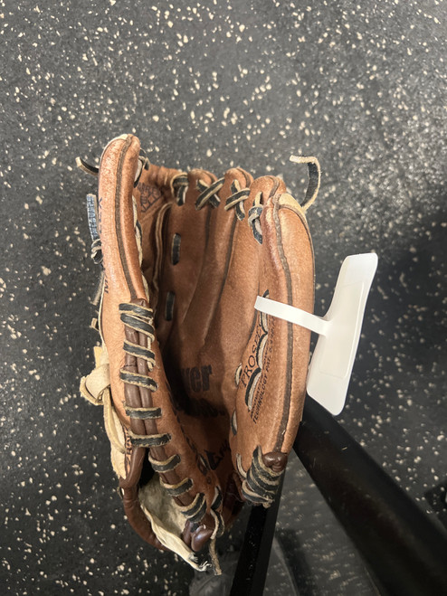 Vist Large View of Product Image Which is Used Mizuno GPP 1001 BB/SB Glove RH Throw Brown 10"