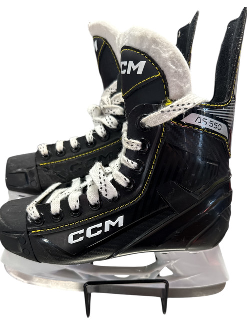 Used CCM AS 550 Junior Hockey Skate Junior 02 11732-S000358678 Vist Large View of Product Image Which is Used CCM AS 550 Junior Hockey Skate Junior 02