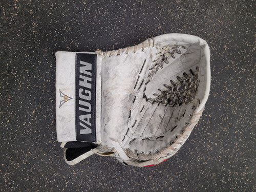 Vist Large View of Product Image Which is Used Vaughn V5 7265 Inter Goalie Catcher White