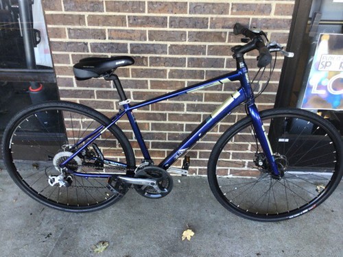 Vist Large View of Product Image Which is Used Diamondback 2016 INSIGHT 2 MENS MD HYBRID Hybrid/City Bike Mens Navy Blue 54-55cm - MD Frame