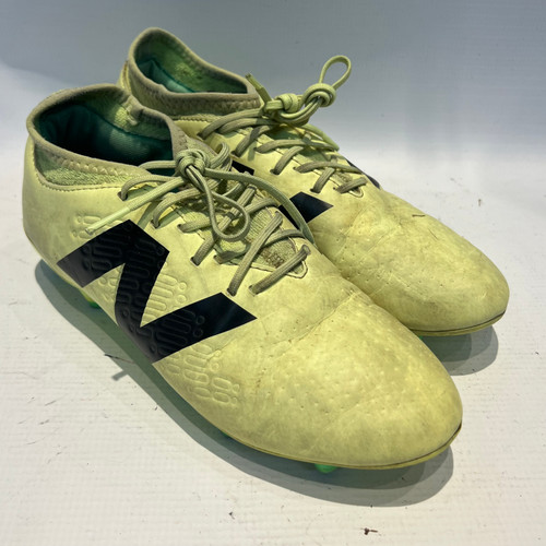 Vist Large View of Product Image Which is Used New Balance Soccer Cleats Yellow Senior 8.5