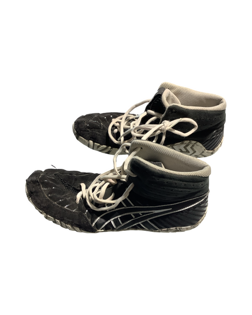 Vist Large View of Product Image Which is Used Asics Wrestling Shoes Black Senior 8.5