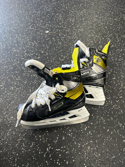 Used Bauer SUPREME 3S Youth Hockey Skate Youth 13.5 11849-S000033006 Vist Large View of Product Image Which is Used Bauer SUPREME 3S Youth Hockey Skate Youth 13.5