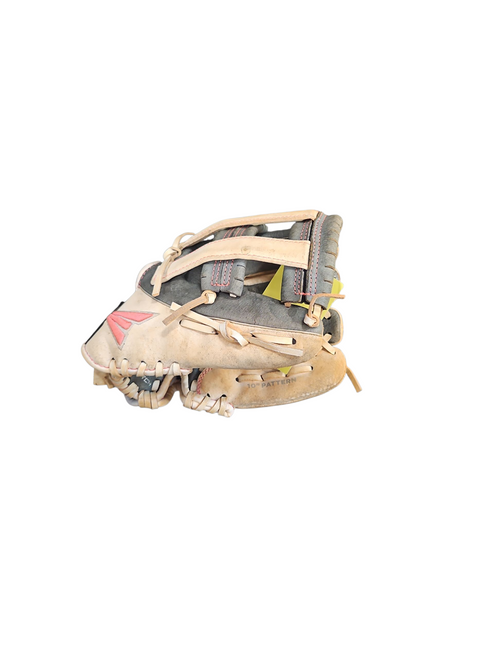Used Easton GHOST FLEX BB/SB Glove RH Throw White 10" 11850-S000021878 Vist Large View of Product Image Which is Used Easton GHOST FLEX BB/SB Glove RH Throw White 10"