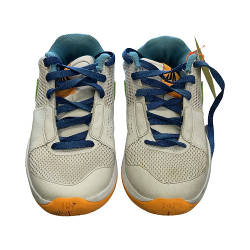 Nike Basketball Shoes M White Senior 8 Vist Large View of Product Image Which is Nike Basketball Shoes M White Senior 8