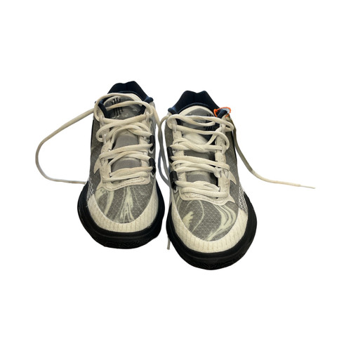Nike Basketball Shoes M White Senior 7 Vist Large View of Product Image Which is Nike Basketball Shoes M White Senior 7