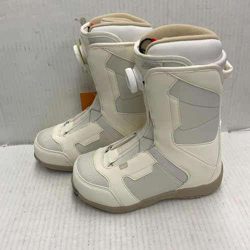 Vist Large View of Product Image Which is New LEGACY BOA WHT 6