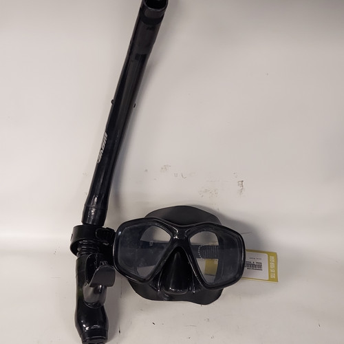 Vist Large View of Product Image Which is Used Underwater Snorkel Black