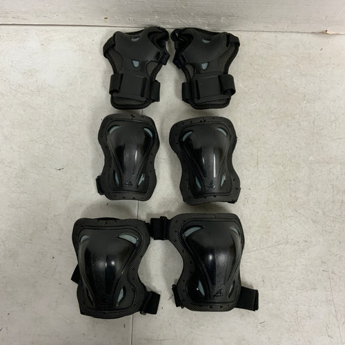 Vist Large View of Product Image Which is Used Rollerblade Inline Protective Set Black MD